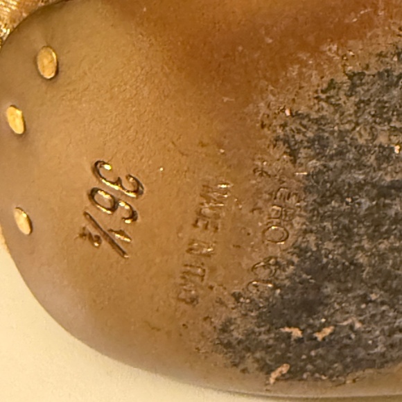 Dolce & Gabbana high heel pumps in Gold, Size 36.5 - Picture 8 of 9